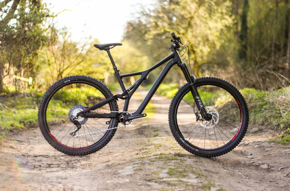 Stumpjumper St Comp Carbon 27.5 2024 compasscaps